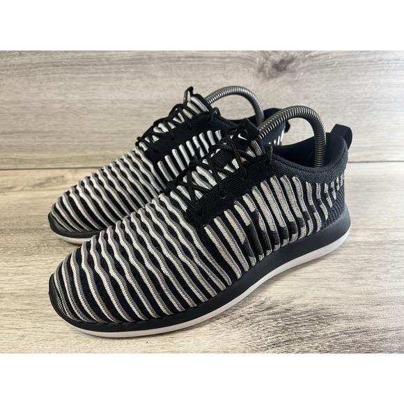 Nike‎ Womens Roshe Two Flyknit 844929-001 Black Running Shoes Sneakers Size 7.5 - Picture 2 of 8